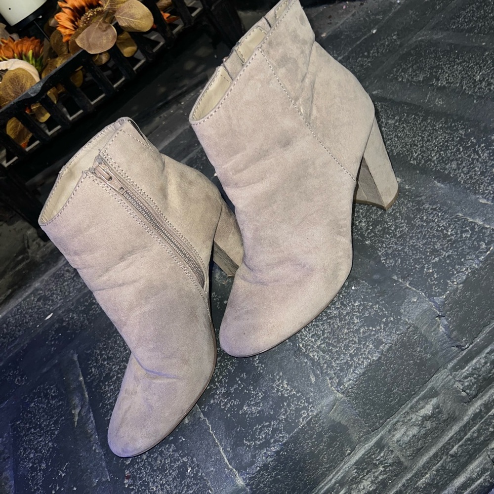 Women's heeled booties